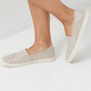 Toms Avalon Linen Flats Slip-On Canvas Shoes - 8